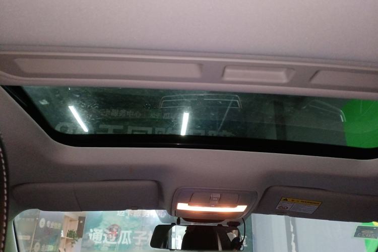 Used Roewe i5 2020 1.5L Automatic 4G Connect Luxury Flagship Edition Headliner