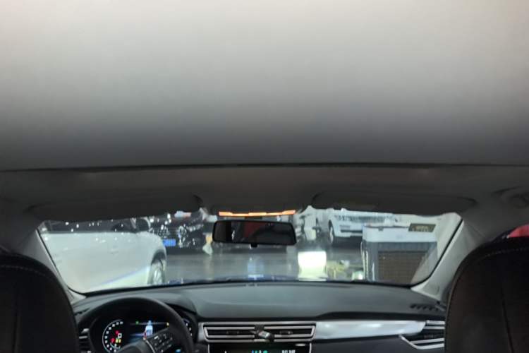 Used Roewe i5 2020 1.5L Automatic 4G Connect Luxury Flagship Edition Headliner