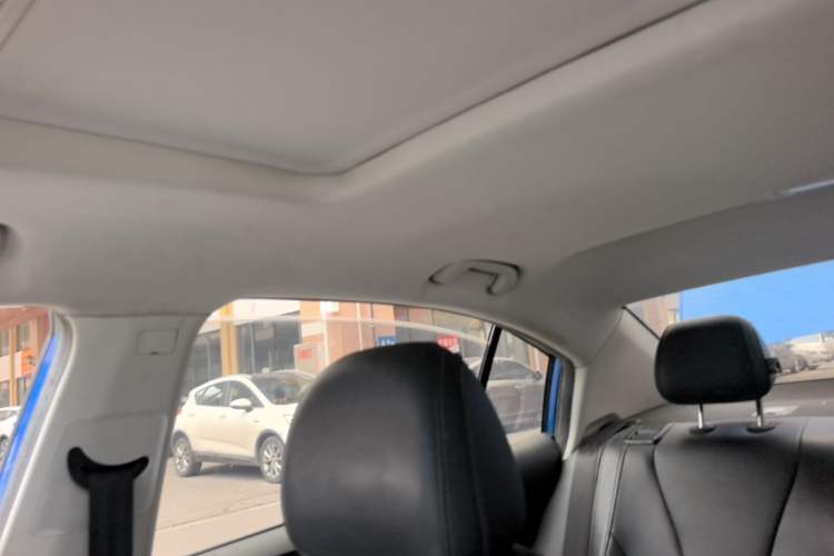 Used Roewe i5 2020 1.5L Automatic 4G Connect Luxury Flagship Edition Headliner