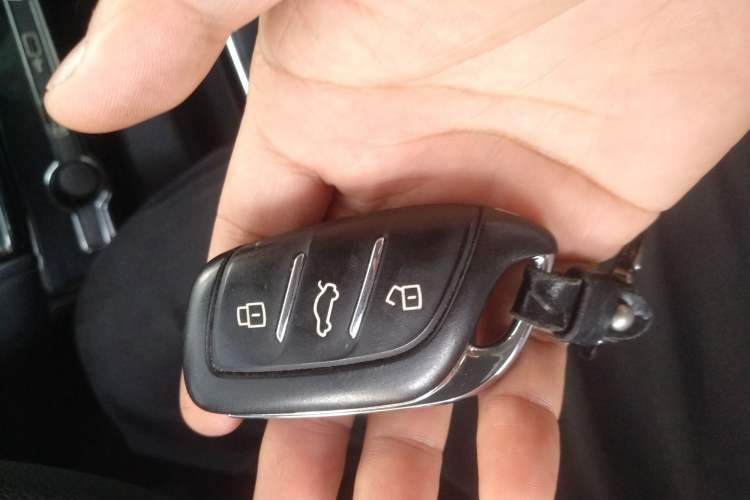 Used Roewe i5 2020 1.5L Manual 4G Connect Leehao Flagship Edition Interior 1