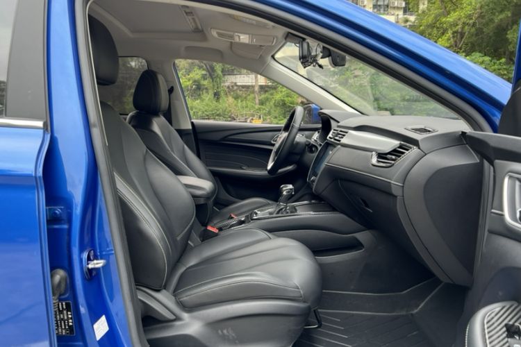 Used Roewe i5 2020 1.5L Automatic 4G Connect Luxury Flagship Edition Interior 10