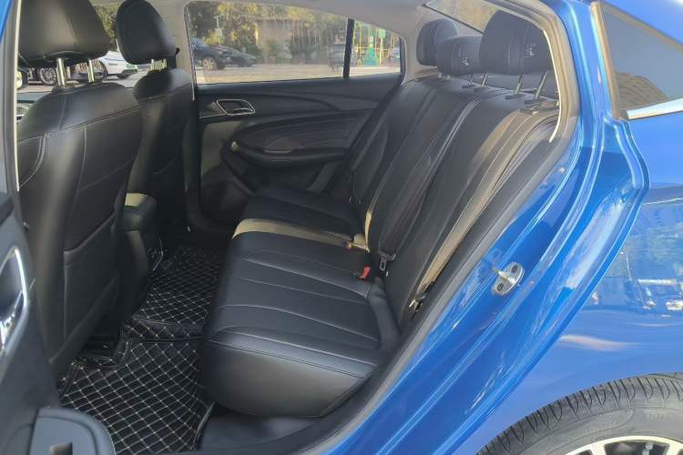 Used Roewe i5 2020 1.5L Automatic 4G Connect Luxury Flagship Edition Interior 2
