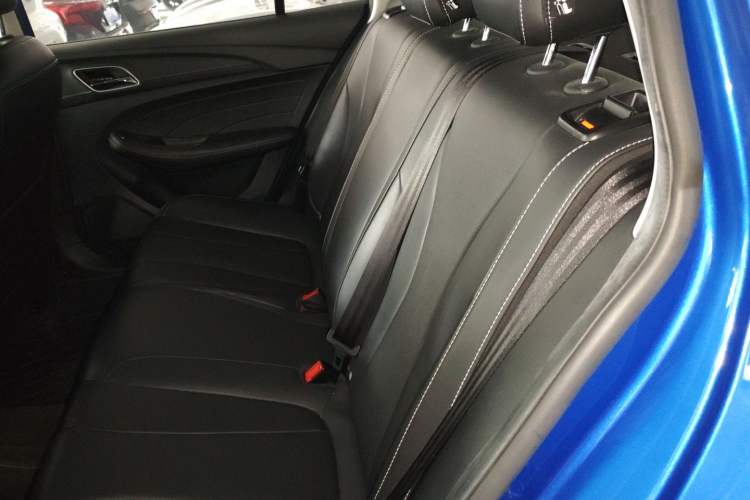 Used Roewe i5 2020 1.5L Automatic 4G Connect Luxury Flagship Edition Interior 2