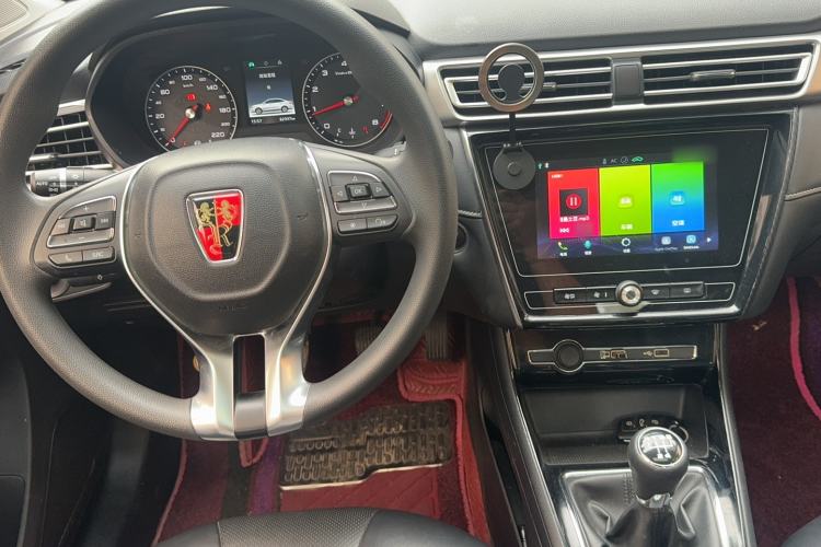 Used Roewe i5 2020 1.5L Manual 4G Connect Leehao Flagship Edition Interior 2