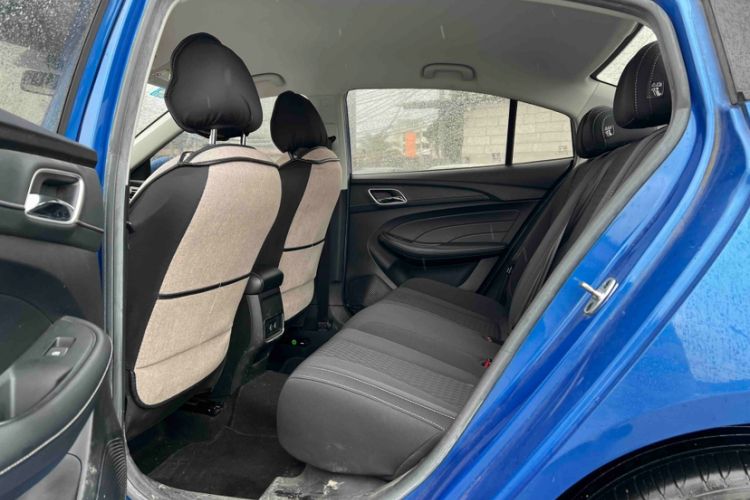 Used Roewe i5 2020 1.5L Manual 4G Connect Luxury Edition Interior 4