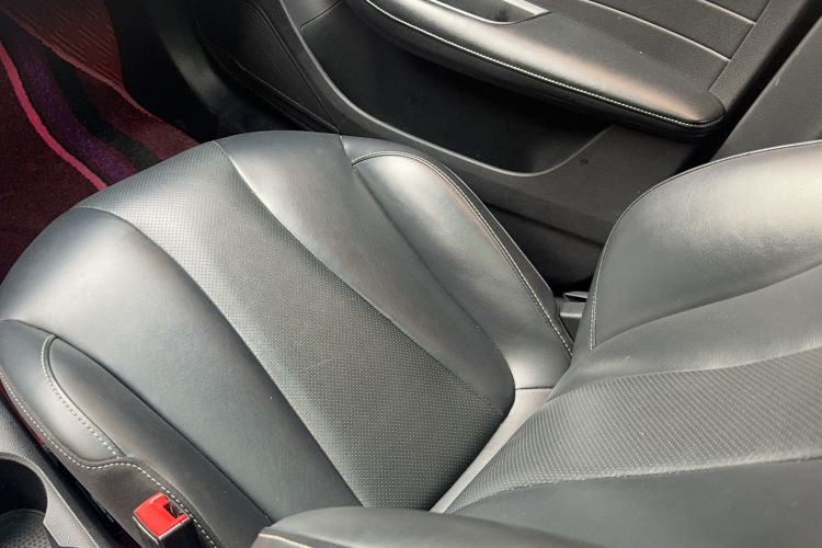 Used Roewe i5 2020 1.5L Manual 4G Connect Leehao Flagship Edition Interior 4