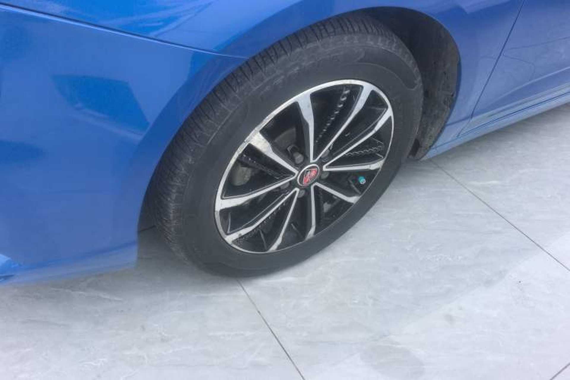 Used Roewe i5 2020 1.5L Automatic 4G Connect Luxury Flagship Edition Left Front Wheel Hub