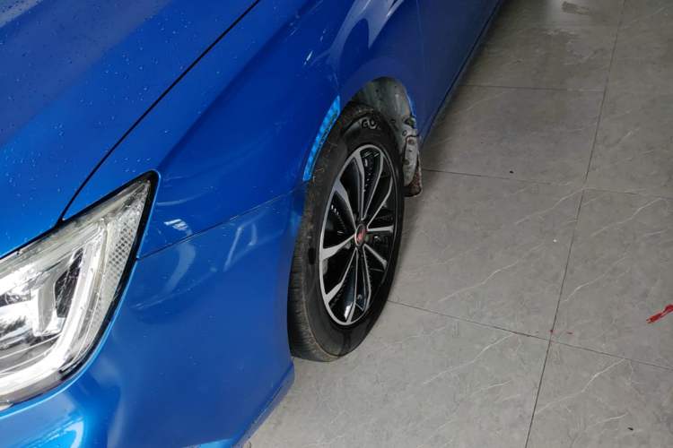 Used Roewe i5 2020 1.5L Automatic 4G Connect Luxury Flagship Edition Left Front Wheel Hub