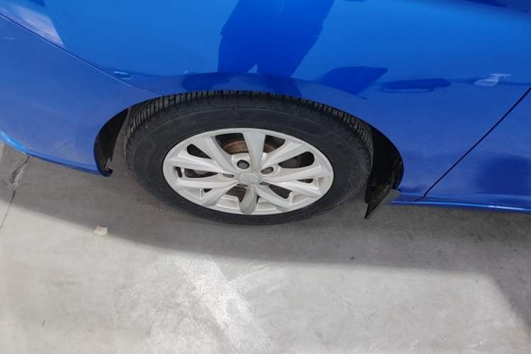 Used Roewe i5 2020 1.5L Automatic 4G Connected Linghao Edition Left Front Wheel Hub