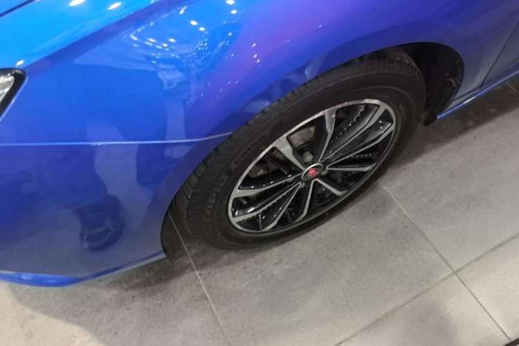 Used Roewe i5 2020 1.5L Automatic 4G Connect Luxury Flagship Edition Left Front Wheel Hub