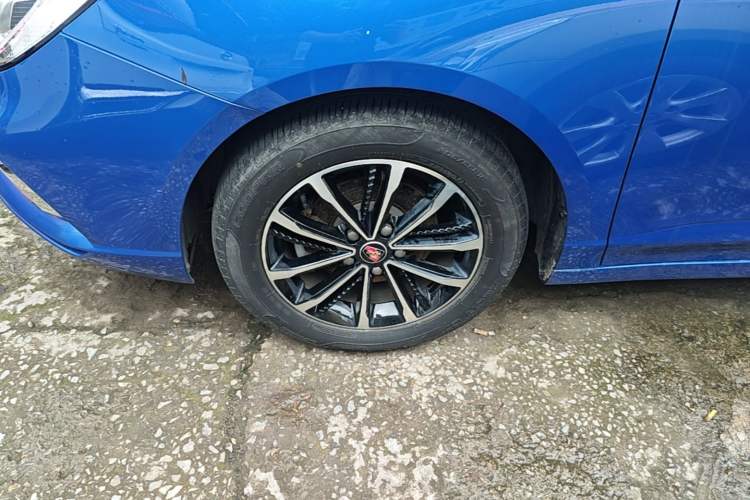 Used Roewe i5 2020 1.5L Automatic 4G Connect Luxury Flagship Edition Left Front Wheel Hub