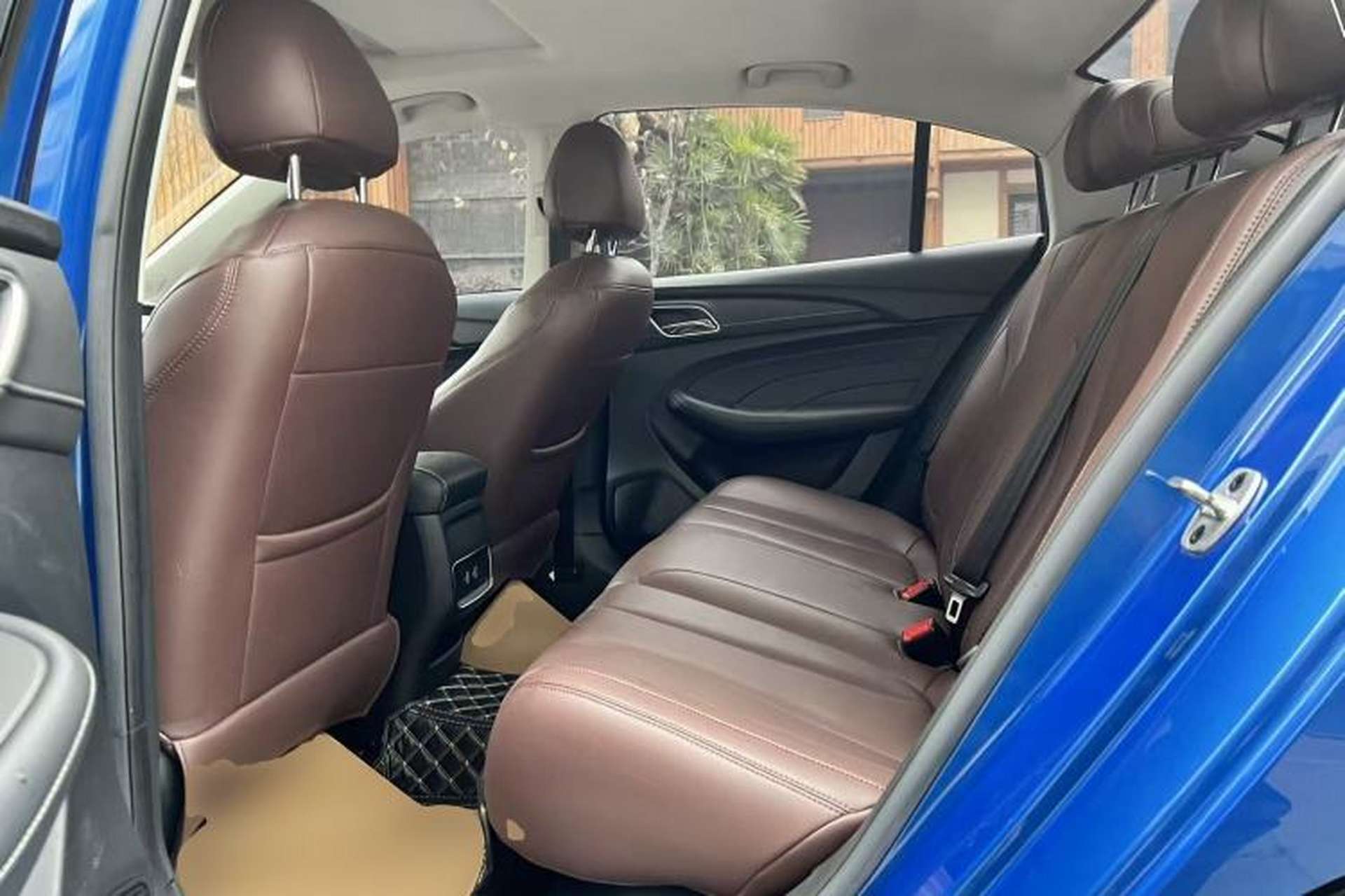 Used Roewe i5 2020 1.5L Automatic 4G Connected Linghao Edition Left Rear Seat