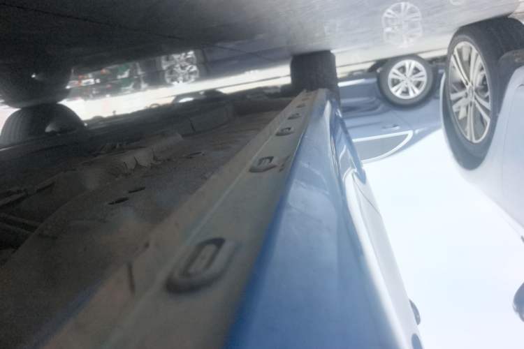 Used Roewe i5 2020 1.5L Automatic 4G Connect Luxury Flagship Edition Left Side Sill