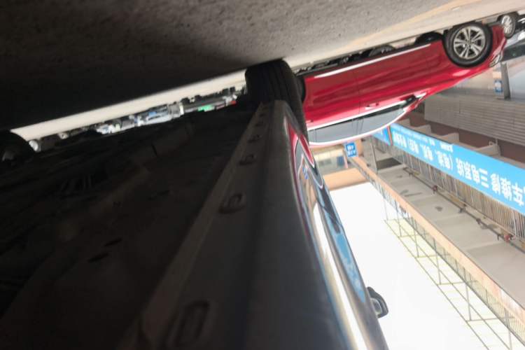 Used Roewe i5 2020 1.5L Automatic 4G Connect Luxury Flagship Edition Left Side Sill