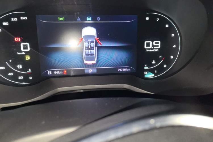Used Roewe i5 2020 1.5L Automatic Smart Connect New Year Edition Odometer Close Up