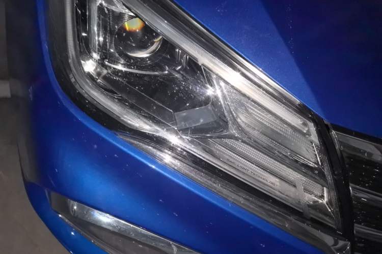 Used Roewe i5 2020 1.5L Automatic Smart Connect New Year Edition Right Front Headlight