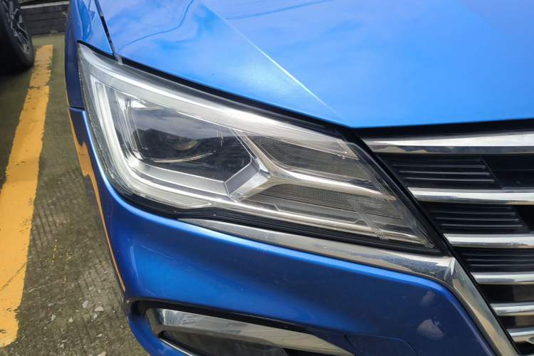 Used Roewe i5 2020 1.5L Automatic 4G Connect Luxury Flagship Edition Right Front Headlight