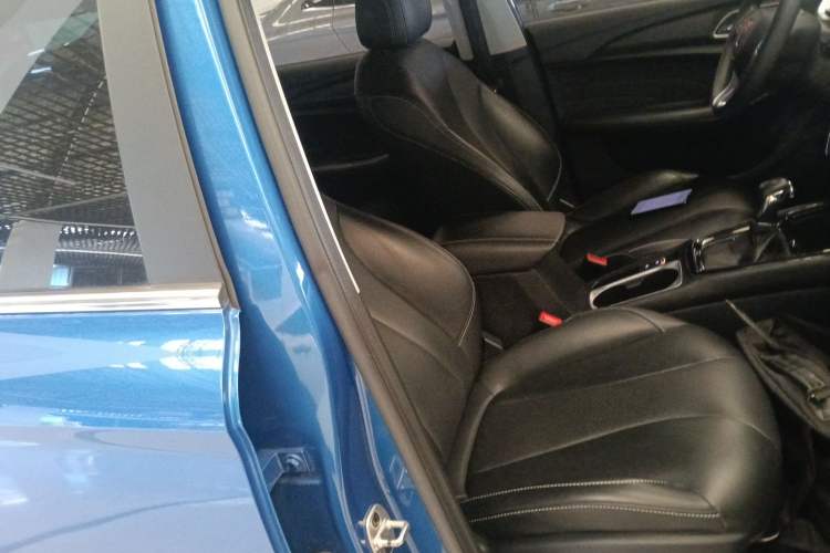 Used Roewe i5 2020 1.5L Automatic 4G Connect Luxury Flagship Edition Right Front Seat