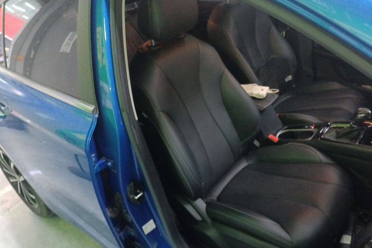 Used Roewe i5 2020 1.5L Automatic 4G Connect Luxury Flagship Edition Right Front Seat