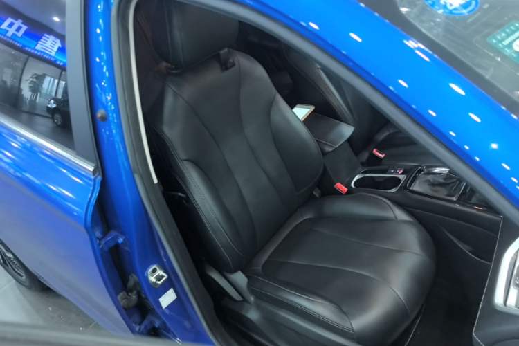 Used Roewe i5 2020 1.5L Automatic 4G Connect Luxury Flagship Edition Right Front Seat