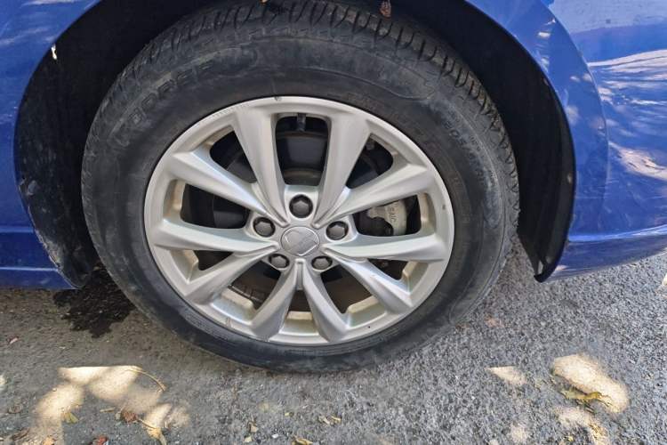 Used Roewe i5 2020 1.5L Automatic 4G Connected Linghao Edition Right Front Wheel Hub