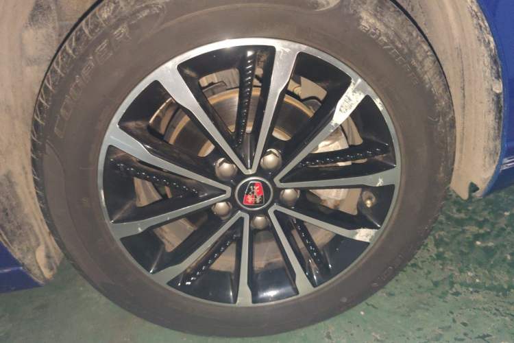Used Roewe i5 2020 1.5L Automatic 4G Connect Luxury Flagship Edition Right Front Wheel Hub
