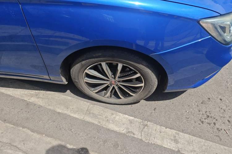 Used Roewe i5 2020 1.5L Automatic 4G Connect Luxury Flagship Edition Right Front Wheel Hub