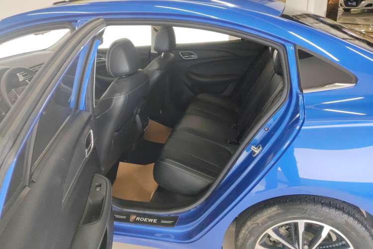 Used Roewe i5 2020 1.5L Automatic 4G Connect Luxury Flagship Edition Right Rear Seat