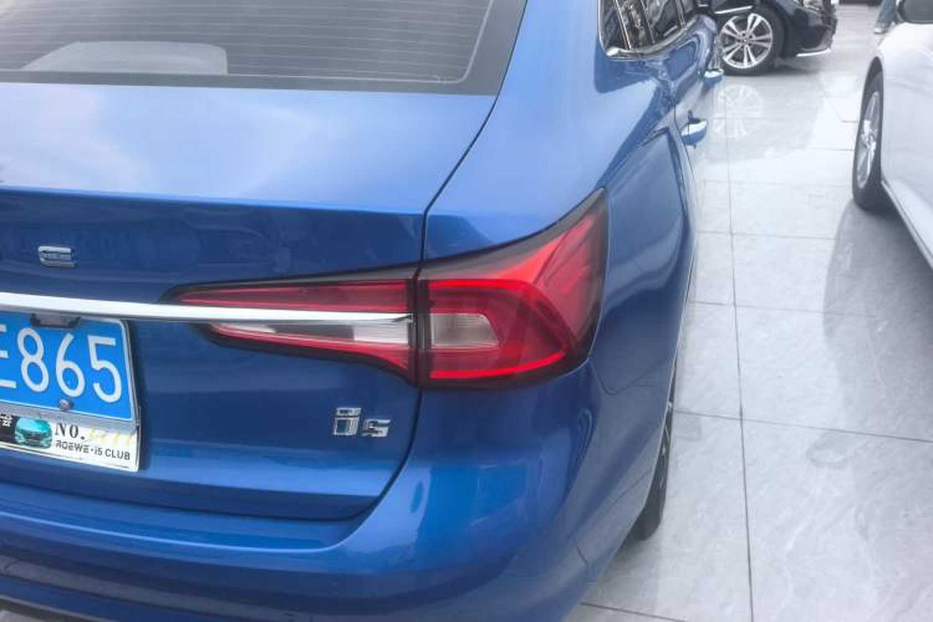 Used Roewe i5 2020 1.5L Automatic 4G Connect Luxury Flagship Edition Right Rear Taillight