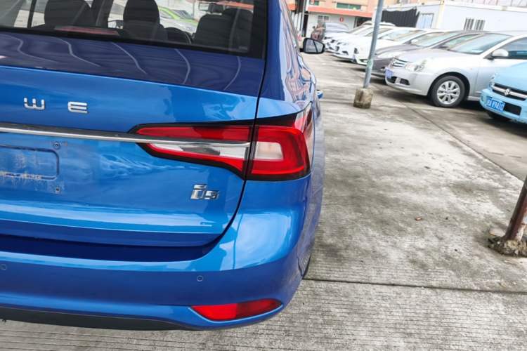 Used Roewe i5 2020 1.5L Manual 4G Connect Luxury Edition Right Rear Taillight