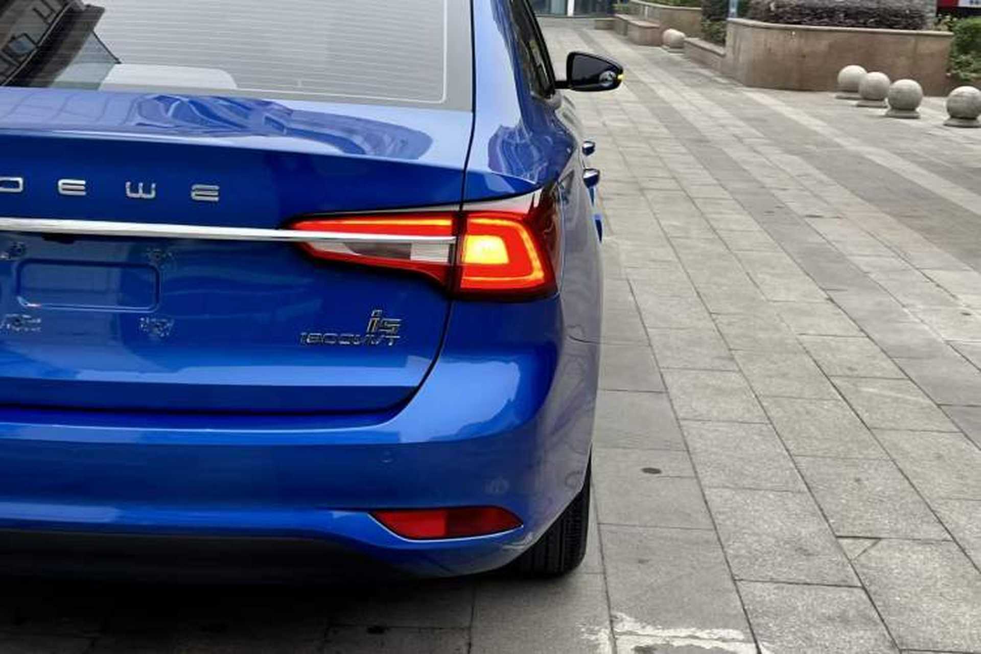 Used Roewe i5 2020 1.5L Automatic 4G Connected Linghao Edition Right Rear Taillight