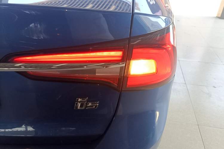 Used Roewe i5 2020 1.5L Automatic 4G Connected Linghao Edition Right Rear Taillight