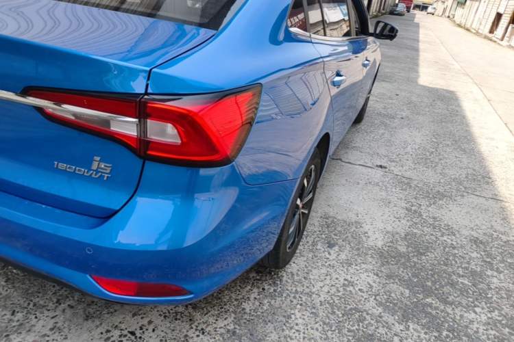 Used Roewe i5 2020 1.5L Automatic 4G Connect Luxury Flagship Edition Right Rear Taillight