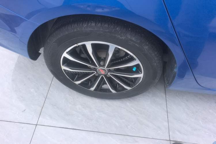 Used Roewe i5 2020 1.5L Automatic 4G Connect Luxury Flagship Edition Right Rear Wheel Hub