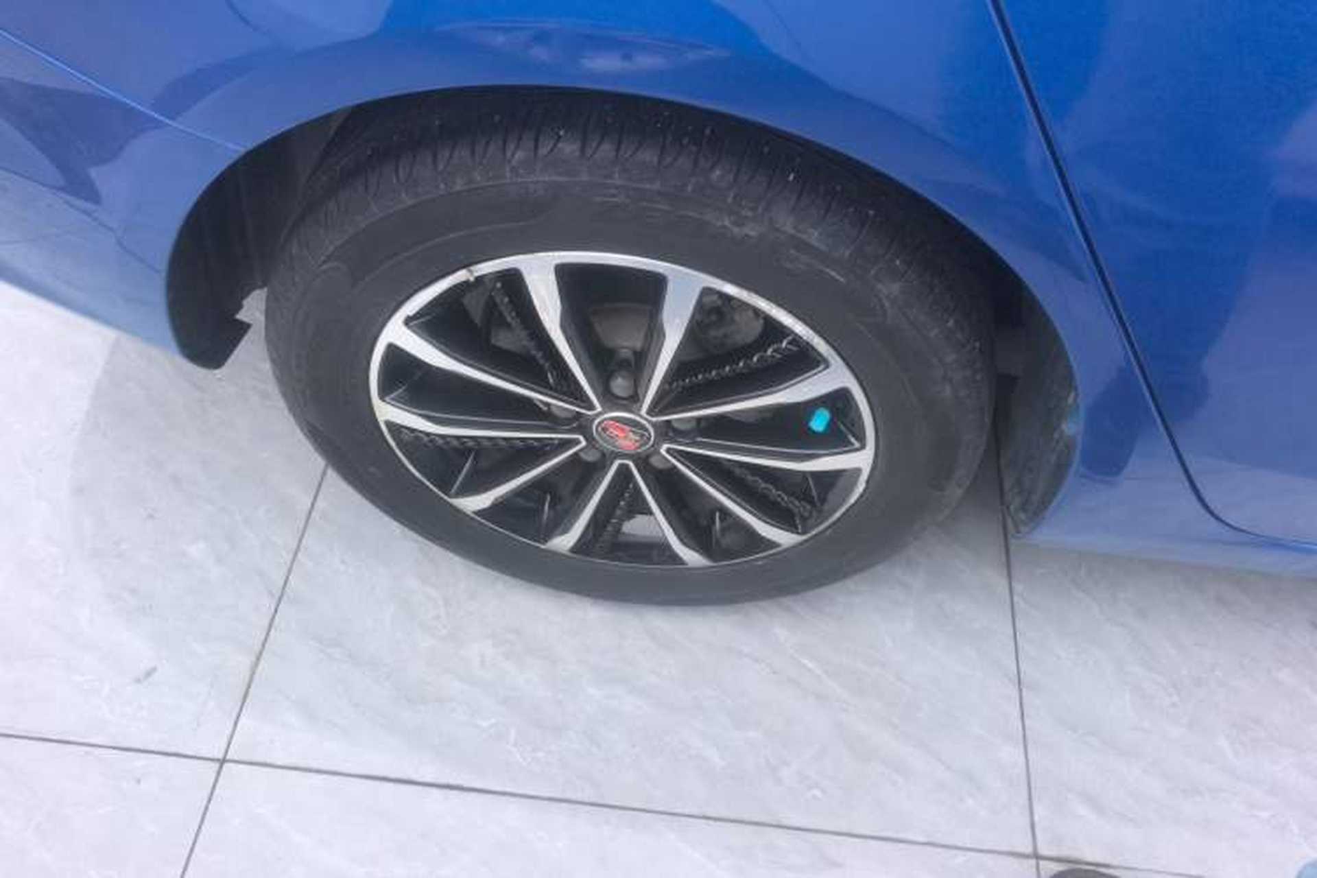 Used Roewe i5 2020 1.5L Automatic 4G Connect Luxury Flagship Edition Right Rear Wheel Hub