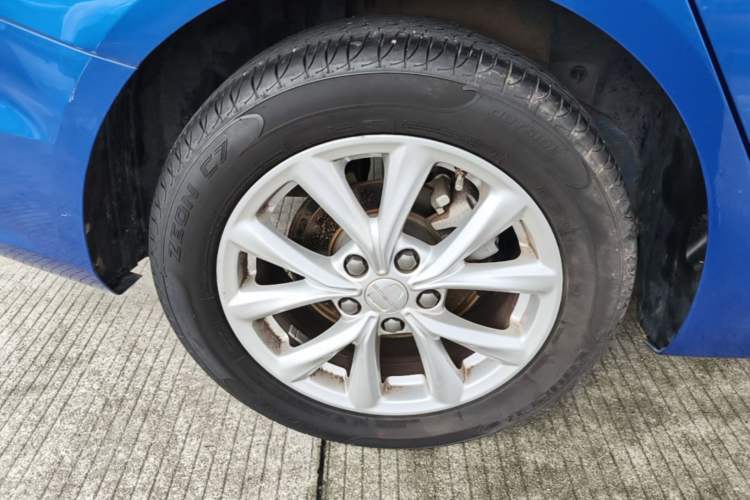 Used Roewe i5 2020 1.5L Manual 4G Connect Luxury Edition Right Rear Wheel Hub