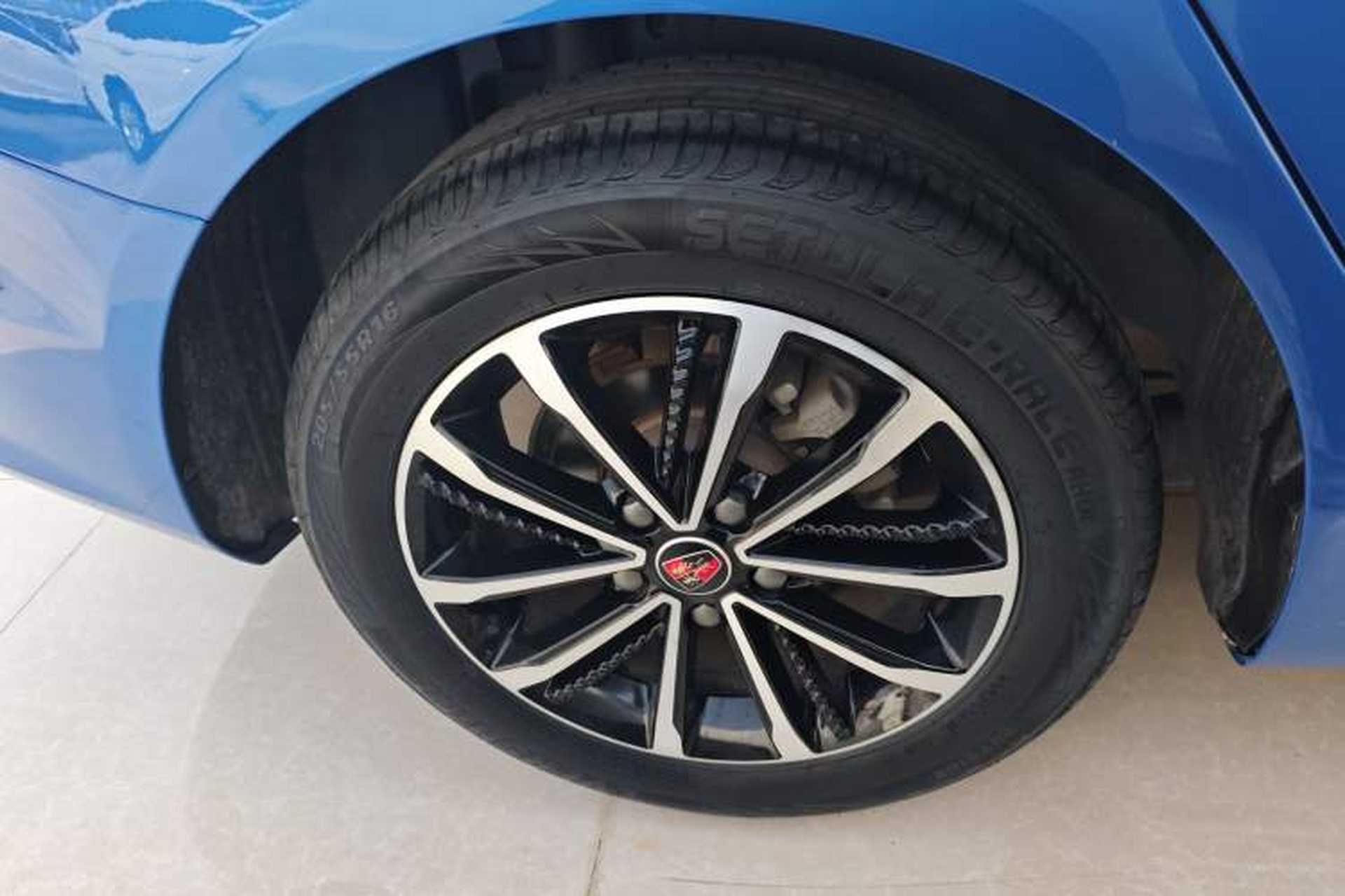 Used Roewe i5 2020 1.5L Manual 4G Connect Leehao Flagship Edition Right Rear Wheel Hub