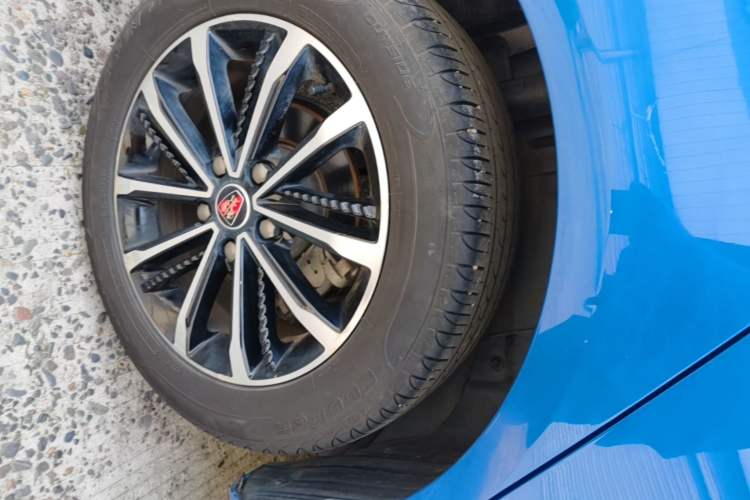 Used Roewe i5 2020 1.5L Automatic 4G Connect Luxury Flagship Edition Right Rear Wheel Hub