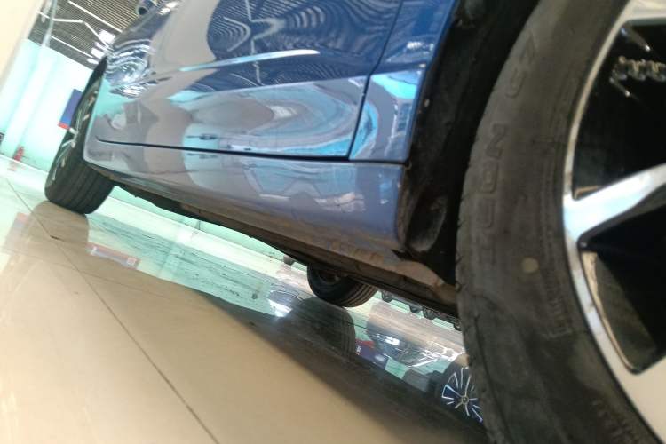 Used Roewe i5 2020 1.5L Automatic 4G Connect Luxury Flagship Edition Right Side Sill
