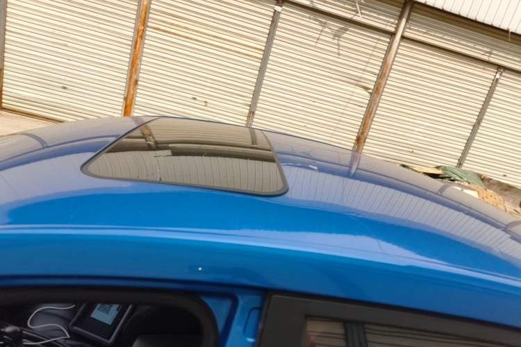 Used Roewe i5 2020 1.5L Automatic 4G Connect Luxury Flagship Edition Roof