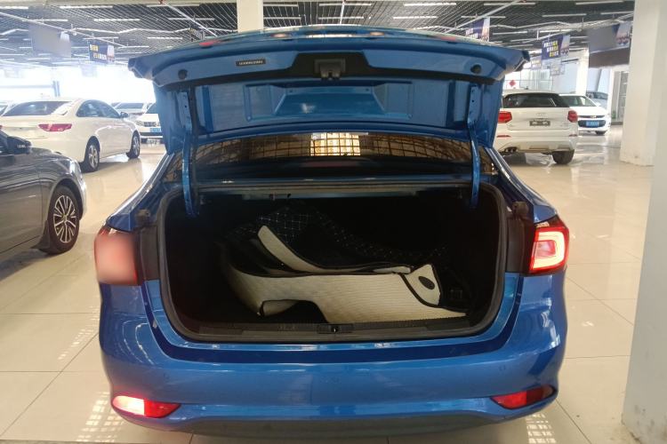 Used Roewe i5 2020 1.5L Automatic 4G Connect Luxury Flagship Edition Trunk