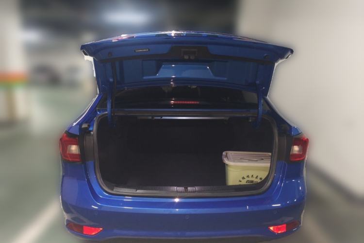 Used Roewe i5 2020 1.5L Automatic 4G Connect Luxury Flagship Edition Trunk