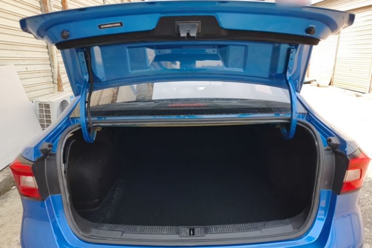 Used Roewe i5 2020 1.5L Automatic 4G Connect Luxury Flagship Edition Trunk