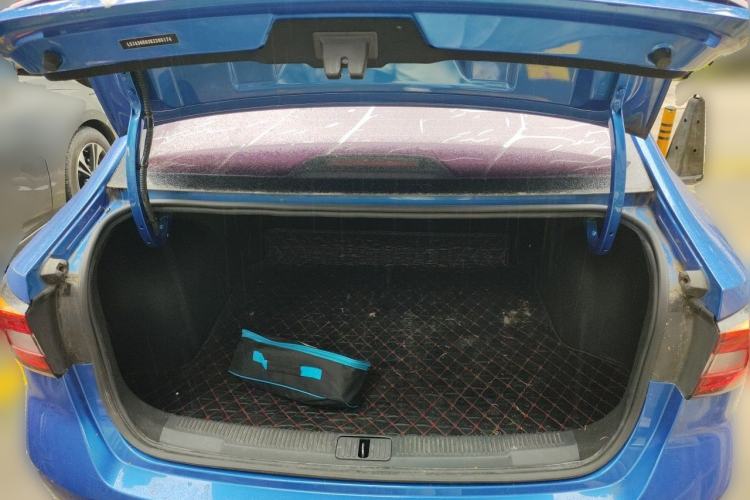 Used Roewe i5 2020 1.5L Automatic 4G Connect Luxury Flagship Edition Trunk