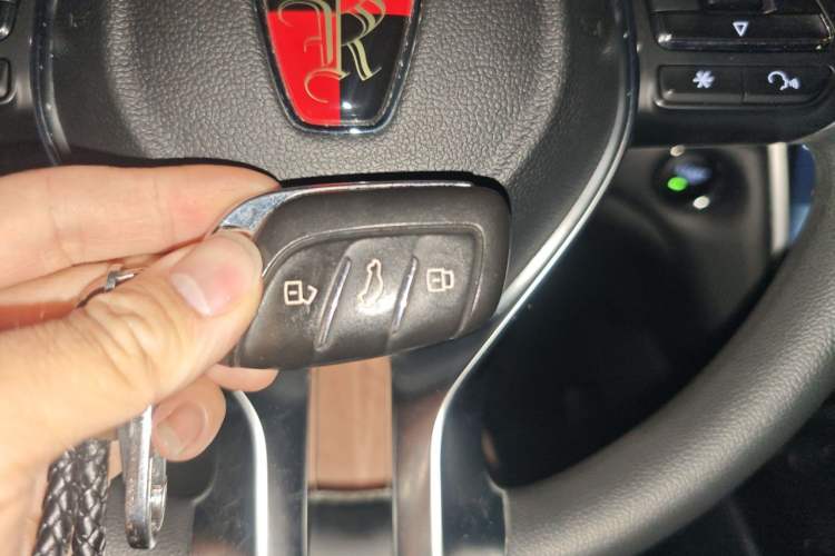 Used Roewe i5 2020 1.5L Automatic 4G Connect Luxury Flagship Edition Vehicle Key