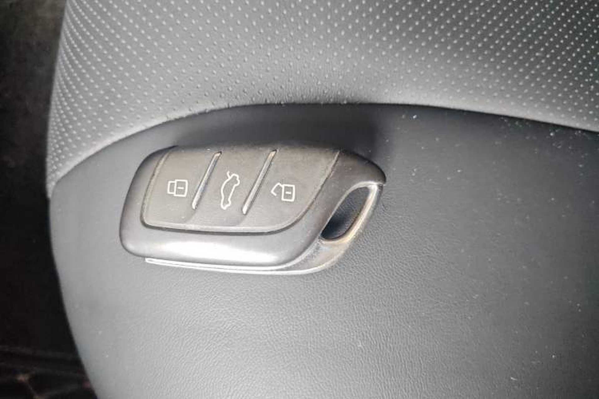 Used Roewe i5 2020 GL 20T Automatic 4G Connected Supreme Flagship Edition Vehicle Key