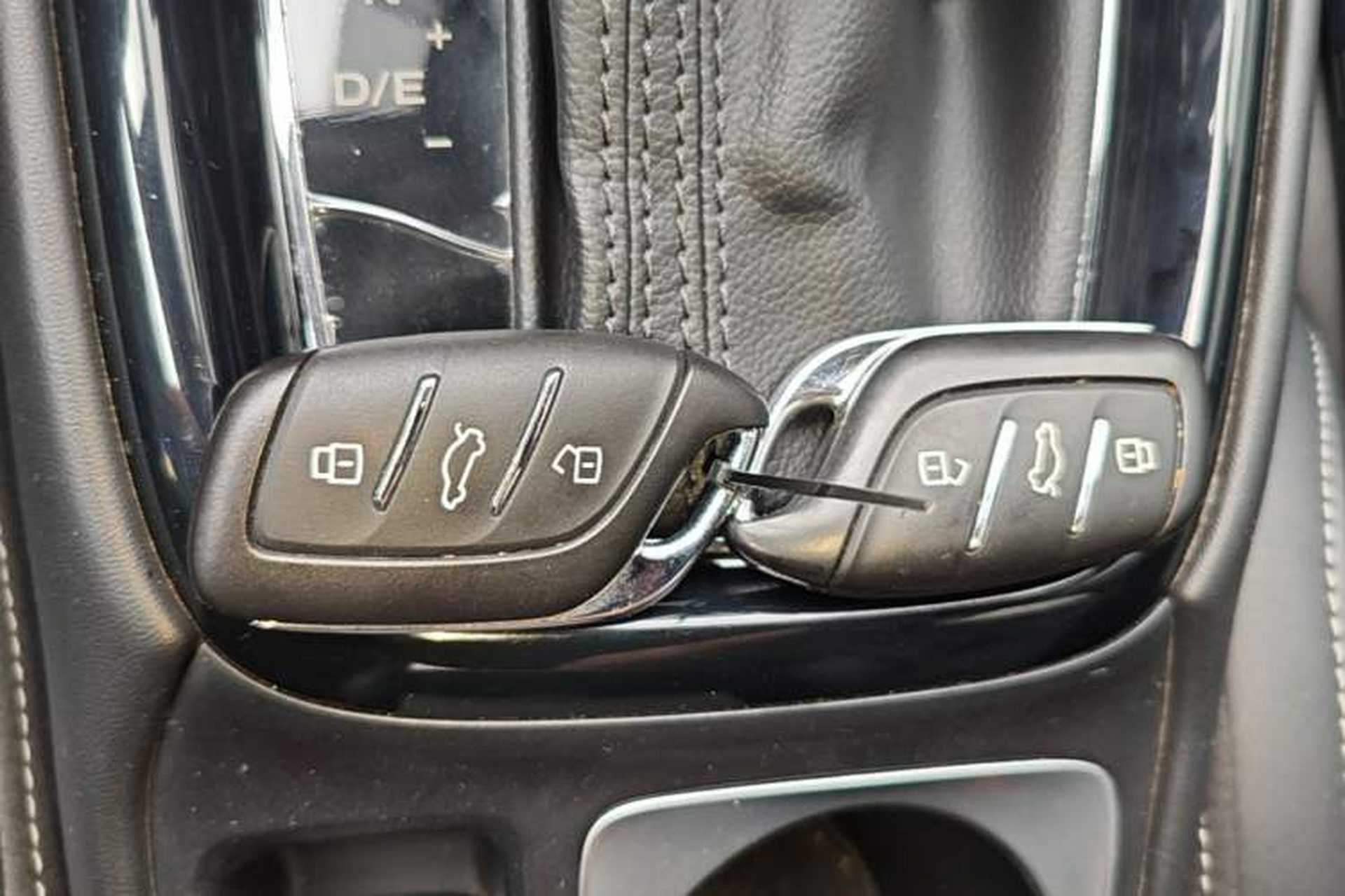 Used Roewe i5 2020 1.5L Automatic 4G Connect Luxury Flagship Edition Vehicle Key