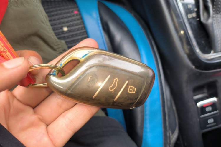 Used Roewe i5 2020 1.5L Automatic 4G Connect Luxury Flagship Edition Vehicle Key