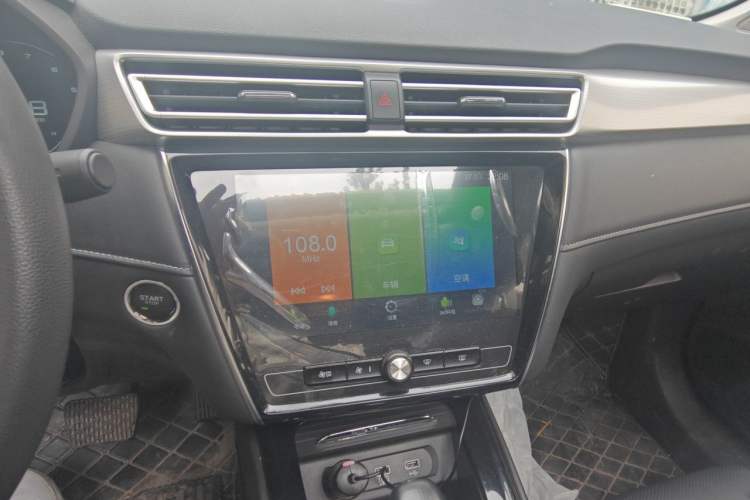 Used Roewe i5 2020 1.5L Automatic 4G Connect Luxury Flagship Edition Audio And AC Panel