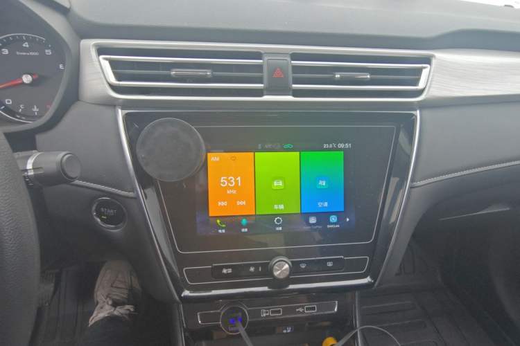 Used Roewe i5 2020 1.5L Manual 4G Connect Leehao Flagship Edition Audio And AC Panel